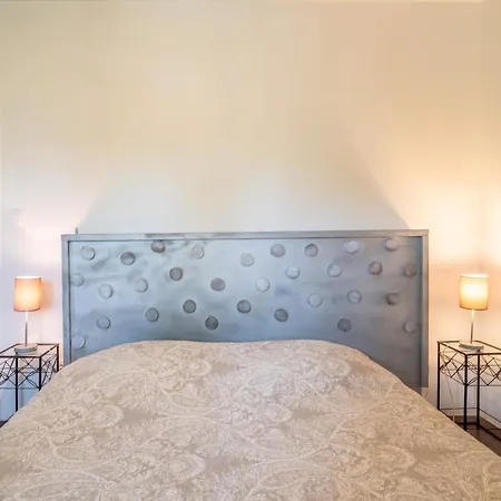 Piscine Privee Proche Plages Villa Montséret